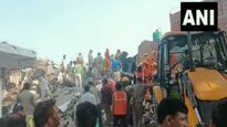 2 Killed, Around 10 Hospitalised After Three-Storey Building Collapses In UP's Barabanki | Video