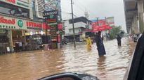 Kochi Cloud Burst: Extremely Heavy Rainfall Leads To Water Logging, Traffic Snarl; IMD Issues Red Alert