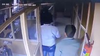 Kerala Bank Robbery Caught on Camera: Masked Man Steals ₹15 Lakh at Knifepoint