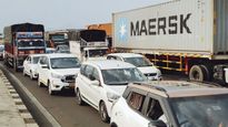 Pune–Mumbai Expressway Jam Leaves Vehicles Crawling for Half an Hour