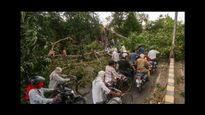 UP News: CM Yogi Takes Stock of Storm and Rain Damage in Uttar Pradesh, Orders Immediate Relief Measures