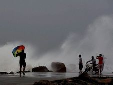 Cyclone আতঙ্কে খোলা হচ্ছে কন্ট্রোল রুম, ‘কুইক রেসপন্স টিম’কেও তৈরি থাকার নির্দেশ 