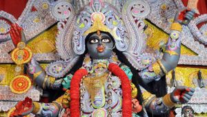 পাঁচলার গ্রামে ডাকাত কালী পুজো, প্রথা মেনে আজও হয় লুঠ