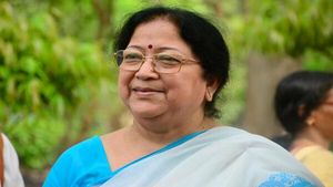 প্রতিহিংসার বশেই তাঁকে অবসরের দিন বরখাস্ত! বিস্ফোরক বিশ্বভারতীর প্রাক্তন উপাচার্য 