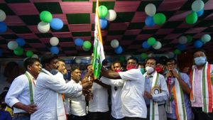 ফের ভাঙল সিপিএম, হাড়োয়ায় দলবদলে দলে দলে যোগ তৃণমূলে