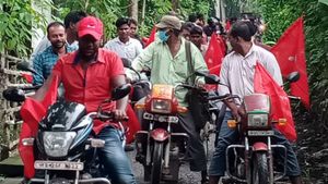 কেন্দ্রের কৃষক বিলের বিরোধিতায় বসিরহাটে পথে নামল কৃষকরা
