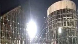 কলকাতার দুর্গাপুজোর থিম কেনার চাহিদা এ বছর নেই চন্দননগরে