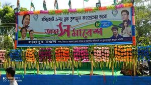 তৃণমূল সভাপতির পোস্টার ঘিরে জল্পনা বসিরহাটে
