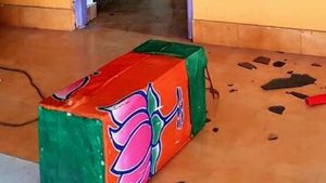 বিজেপির কার্যালয় ভাঙচুরকে কেন্দ্র করে ব্যাপক উত্তেজনা ভাটপাড়ায়