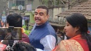 শুভেন্দুর রোড শো থেকে এবার 'গোলি মারো' স্লোগান! স্থানীয় যুব মোর্চা নেতা দিলেন কোন ব্যাখ্যা