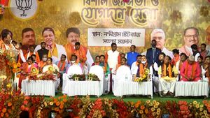 নন্দীগ্রামে পা রেখেই অধিকারীদের বড় সার্টিফিকেট দিলীপের, তাহলে কি শুভেন্দুই বাংলায় বিজেপির মুখ