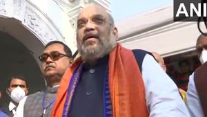  প্রান্তিক জেলায় 'অনুপ্রবেশ' কার্ড, রাজীবের 'চলো পাল্টাই' স্লোগানে মমতাকে পরিবর্তন যাত্রার ব্যাখ্যা শাহের