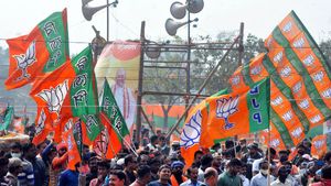প্রচারে বেরিয়ে তীব্র ক্ষোভের মুখে বৈশালী, তৃণমূল বলছে সাধারণ মানুষের ক্ষোভের বহিঃপ্রকাশ