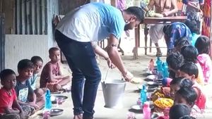 নিজের জন্মদিন অনাথ শিশুদের সাথে একটু অন্য ভাবে পালন করলেন এক স্বহৃদয় যুবক
