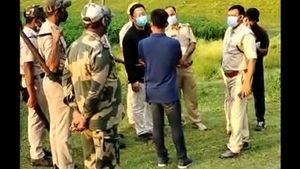 ধৃত চিনা যুবকের কোভিড পরীক্ষার দাবি মালদহ আদালতে