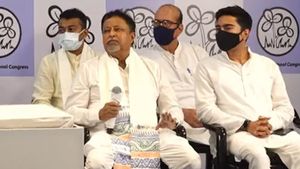 মুকুল-অনুগামীর ঘরওয়াপসি তৃণমূলে, বিজেপি ছাড়ার হিড়িকে সব জল্পনার অবসান