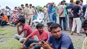  তৃণমূলের আনা অনাস্থায় বদলে গেল পঞ্চায়েতের রং, বিজেপিকে ধাক্কা দিয়ে 'নয়া' ব্যাখ্যা দলেরই সদস্যদের 