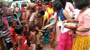 ইটভাটার শিশুদের সাথে জন্মদিন পালন উত্তর ২৪ পরগনার একরত্তি সৃজিতার‌