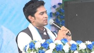 বিজেপি 'ভাইরাসে'র 'ভ্যাকসিন' মমতা! দিনহাটায় গেরুয়া শিবিরকে ভোকাট্টা করতে উপায় অভিষেক বন্দ্যোপাধ্যায়ের