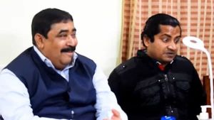 অনুব্রতর সামনেই তাঁর মিমিক্রি, 'পাঁচনে' হেসে খুন কেষ্ট