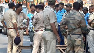 পুলিশের উপস্থিতিতে ইমামবাড়া হাসপাতালে চলল গুলি, আতঙ্কে হুড়োহুড়ি 