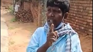 গাড়ি চালানো শিখতে গিয়ে দুর্ঘটনার কবলে কাঁচা বাদাম খ্যাত ভুবন বাদ্যকর