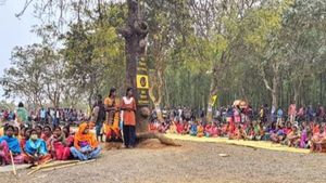দেউচা-পাচামি প্রকল্প প্রত্যাহারের দাবিতে বিক্ষোভ! পুলিশের ধরপাকড়ে উত্তেজনা চরমে 