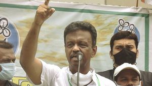 আমাদের লোককে মেরে আগুন লাগিয়ে বাংলার বদনাম করার চেষ্টা, বিজেপিকে তোপ ফিরহাদের