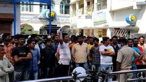 তৃণমূল বনাম তৃণমূল! পুরসভার চেয়ারম্যান পদে ‘সরকারি প্রার্থী’ গোহারা, বোর্ড গঠন স্থগিত