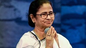 হড়পা বিপর্যয়ের পর প্রথম মালবাজার সফরে মমতা! ড্র্যামেজ কন্ট্রোল বলছেন বিরোধীরা 