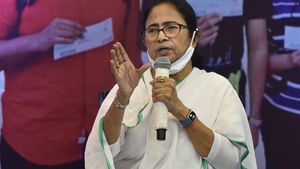 বিরোধীদের ষড়যন্ত্রের জাল কাটতে রামপুরহাট যাচ্ছেন মমতা, নিশানা বিজেপি-সিপিএমকে