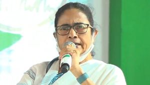 ১৭ হাজার চাকরি রেডি, বন্ধ করে দিলেন বিকাশবাবুরা, আসানসোলের সভায় পাল্টা চাপ মমতার