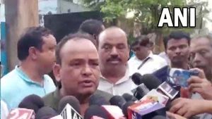 রাজনৈতিক লাভের জন্য বাংলার মুখ্যমন্ত্রীই ফাঁসিয়েছেন! বিস্ফোরক কংগ্রেস বিধায়ক 