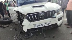 ফের দুর্ঘটনার কবলে শুভেন্দু অধিকারীর কনভয়ের গাড়ি! আহত দুজন নিরাপত্তা রক্ষী