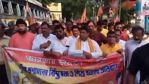 ফের উত্তাল শান্তিনিকেতন, প্রথমে বাধার পর সুকান্ত সহ ৫ জনকে গ্রামে ঢোকার অনুমতি গ্রামবাসীদের