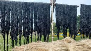 সম্প্রীতির মূর্ত প্রতীক, মুসলিম পরিবারের হাতেই গড়ে ওঠে দুর্গার কেশরাশি 