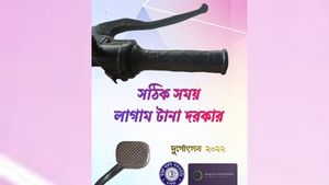 গাড়ি সিগনাল মানে না, পথ দুর্ঘটনা কমানোর বার্তা দিয়ে তৈরি হচ্ছে এই মণ্ডপ 