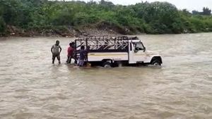 মালবাজারের ঘটনায় বন্ধ হল দুর্গা কার্নিভাল, ঘটনাস্থলে বিজেপির প্রতিনিধি দল