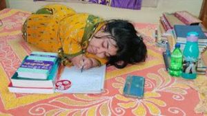 উচ্চতা তিন ফুটেরও কম, নেটে ৯৯ শতাংশ পেয়ে তাক লাগালেন বিরল রোগে আক্রান্ত পিয়াসা