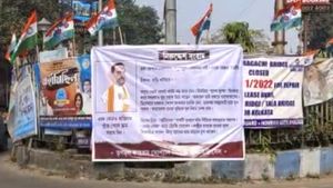 বিরোধী দলনেতার কার্টুন দিয়ে পোস্টার তৃণমূলের, পুলিশের অনুমতি না মেলায় বাতিল হল শুভেন্দুর সভা
