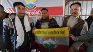 বিরাট ভাঙন পাহাড়ের হামরো পার্টিতে, পঞ্চায়েত নির্বাচনের আগে শক্তি বাড়াচ্ছেন অনীত
