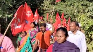 CPIM: দুর্নীতি ও স্বজন পোষণের অভিযোগ! জঙ্গলমহলে বিক্ষোভ-ডেপুটেশনে আন্দোলন তীব্র  সিপিআইএমের 