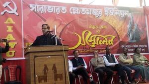 MD Salim: শিক্ষক নিয়োগে ২ দুর্নীতিবাজ বাইরে! তৃণমূলের জন্ম বৃত্তান্ত-মমতাকে কটাক্ষ মহঃ সেলিমের 