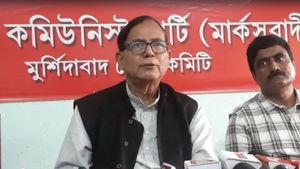 MD Salim on Anubrata Mondal: অনুব্রতকে সোনার বকলেশ পরিয়ে হাতে রাখছেন মমতা! বিস্ফোরক মহঃ সেলিম 