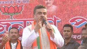‘‘এখানকার সাংসদ সর্বভুক'', অভিষেককে নিশানা করে 'ফিনিশ' করার বার্তা শুভেন্দু অধিকারীর 