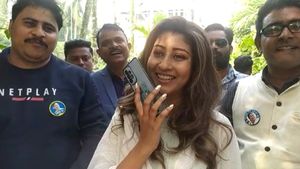 সিপিএম নেতার বাড়িতে তৃণমূল বিধায়ক, দেখা হল না কথা হল লাভলি-সুজনের