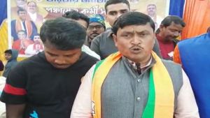 বিজেপি দলীয় কর্মীদেরই ‘দলবদল’ করাচ্ছে, গেরুয়া শিবিরে যোগদানের পরই বিতর্ক 