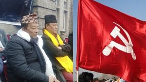 পাহাড়ে গুরুং-তামাংদের সঙ্গে হাত মেলাচ্ছে সিপিএম! প্রাসঙ্গিকতার খোঁজে গোর্খাল্যান্ড কাঁটা