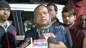 ফের বিধায়ক জাকির হোসেনের অফিসে আয়কর হানা, কেন্দ্রীয় বাহিনী নিয়ে চলছে তল্লাশি