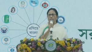 বাস দুর্ঘটনায় নিহতদের পরিবারকে চাকরি মমতার, ক্ষতিপূরণের পর রিপোর্ট তলবে ঘোষণা